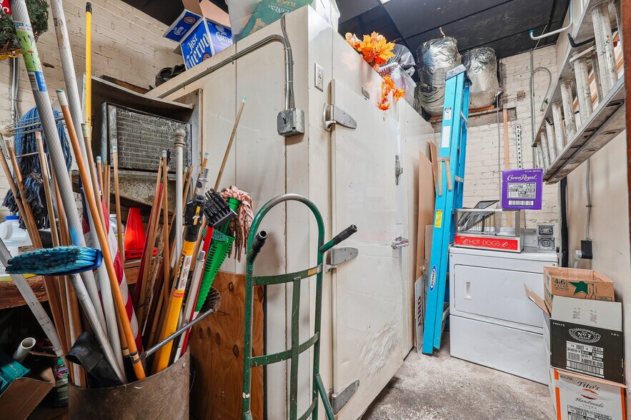 More Photos Of 212 20th St, Huntington Storefront Retail Residential For Sale