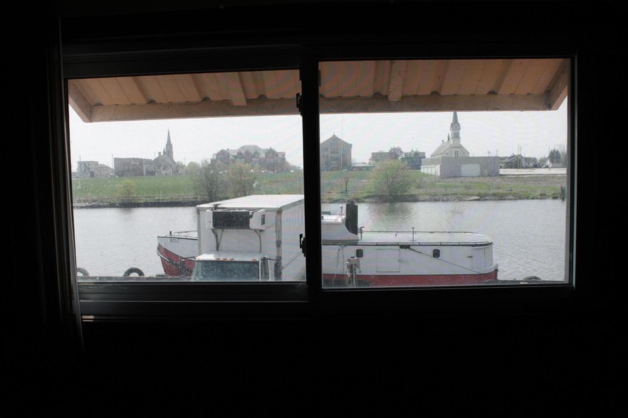 More Photos Of 1204 18th St, Two Rivers Bar For Sale