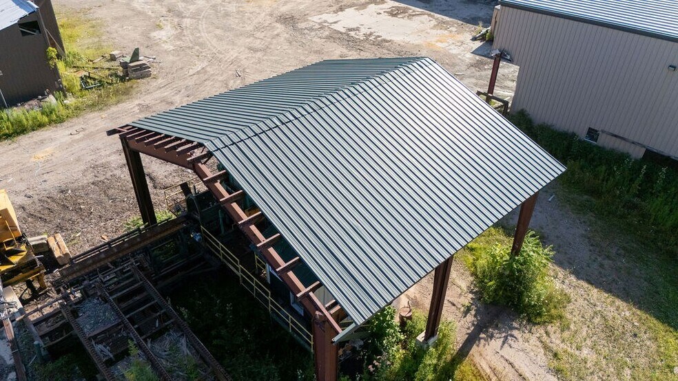 More Photos Of 398 Main St, Roulette Warehouse For Sale