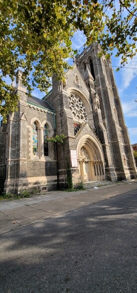 More Photos Of 2401-2425 N 8th St, Philadelphia Religious Facility For Sale
