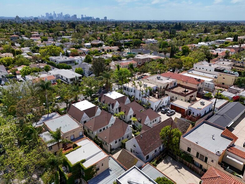 More Photos Of 537-545 1/2 N Orange Dr, Los Angeles Apartments For Sale