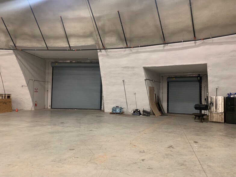 More Photos Of 3063 Outlet Center Dr, Sealy Flex For Sale