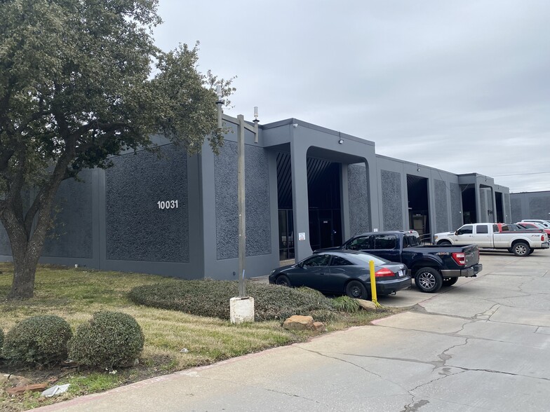 More Photos Of 10031 Monroe Dr, Dallas Unknown For Lease