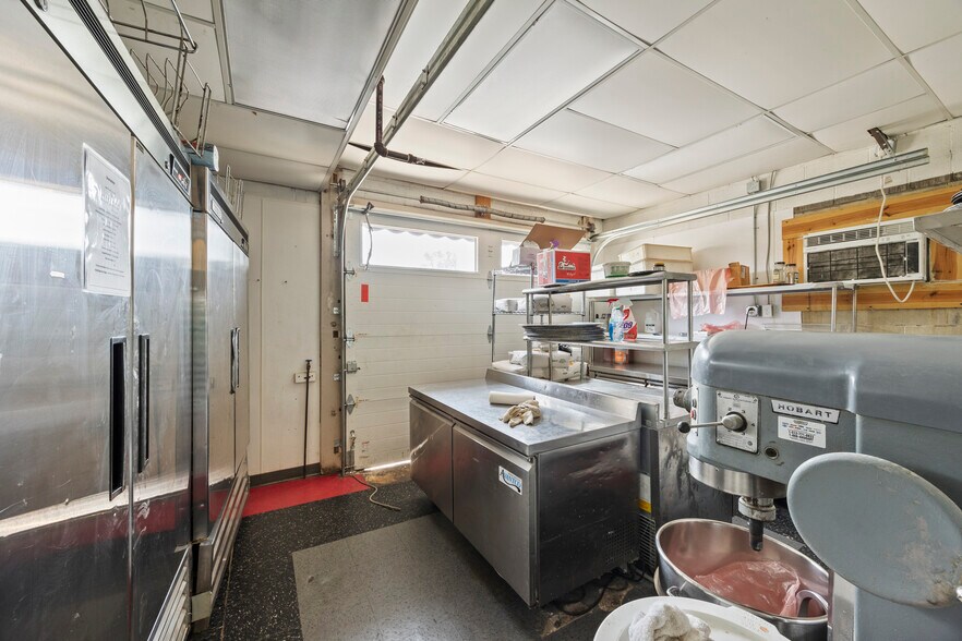 More Photos Of 7345-7347 E Main St, Reynoldsburg General Retail For Sale