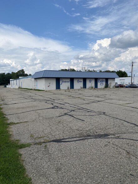 More Photos Of 4700 N Grand River Ave, Lansing Distribution For Sale