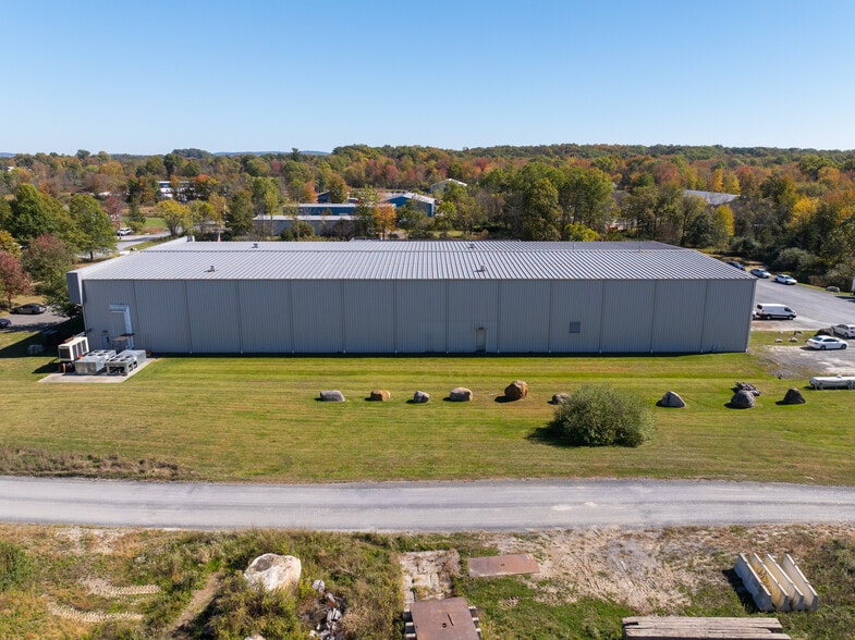More Photos Of 47 Steves Ln, Gardiner Refrigeration Cold Storage For Sale