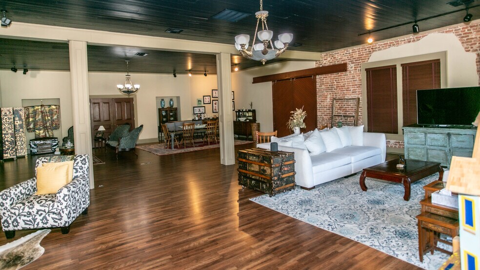More Photos Of 122-128 Vale St, Jefferson Storefront Retail Residential For Sale