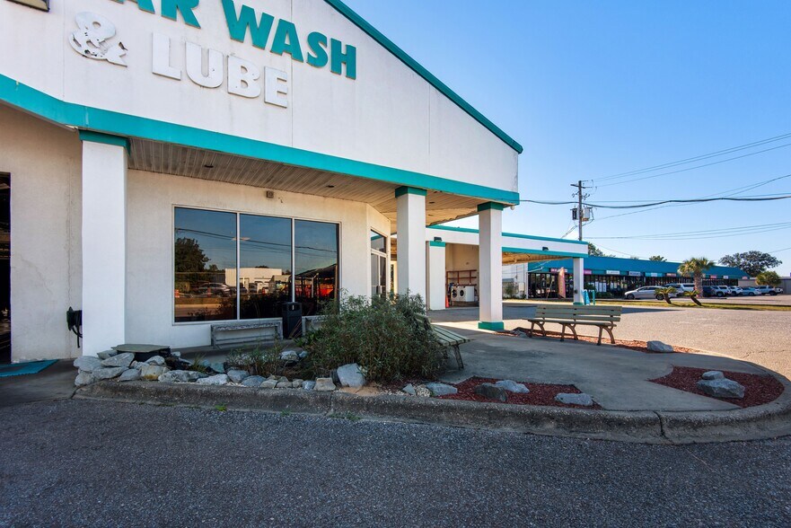 More Photos Of 3061 Gulf Breeze Pky, Gulf Breeze Carwash For Sale