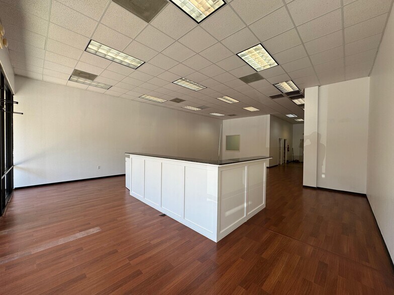 More Photos Of 12914 Malcomson Rd, Houston General Retail For Sale
