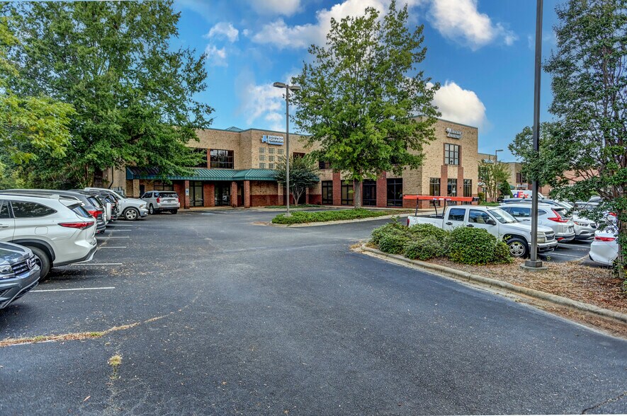 More Photos Of 19810 W Catawba Ave, Cornelius Office For Lease