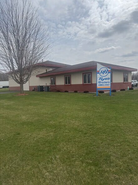 More Photos Of 220 Riverbirch Ct, Deerfield Flex For Sale
