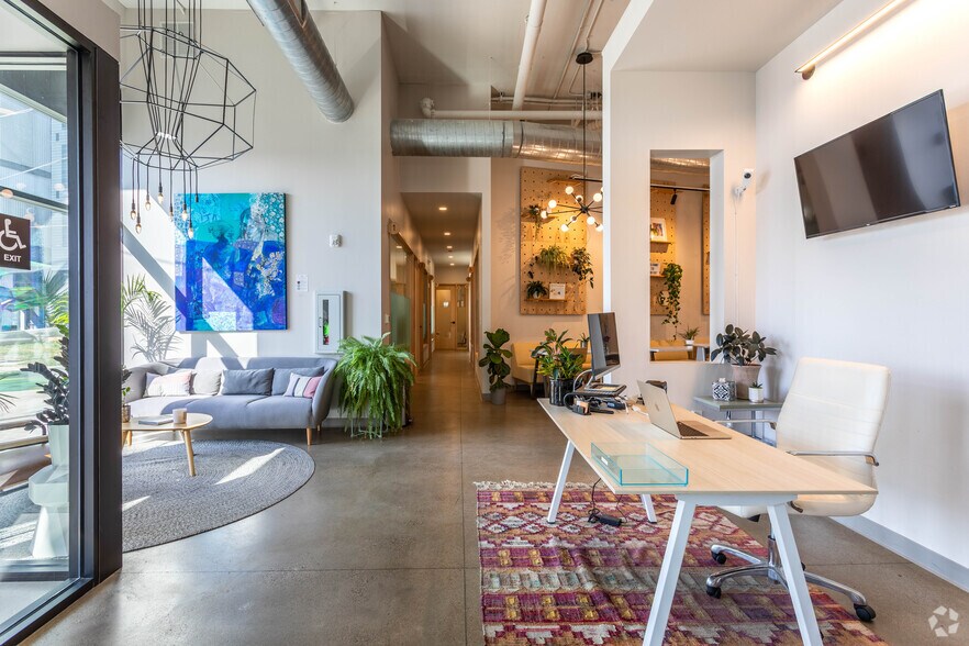 More Photos Of 440-500 W Broad St, Columbus Apartments For Lease