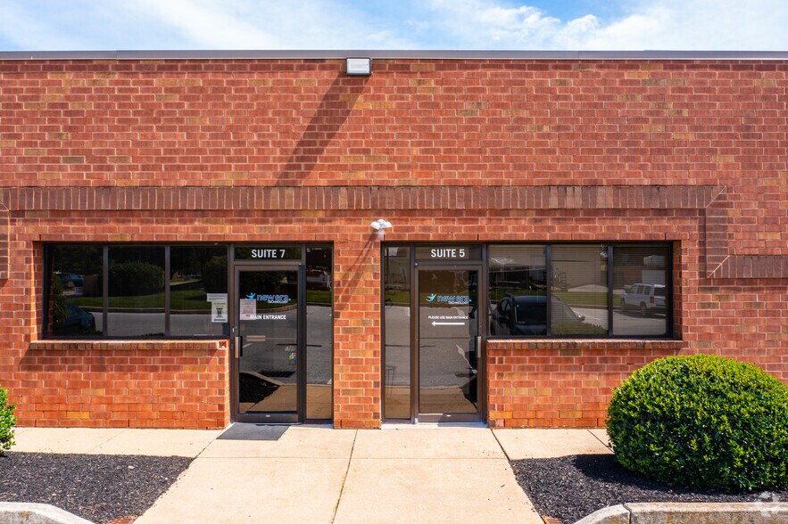 More Photos Of 208-210 Carter Dr, West Chester Light Distribution For Lease