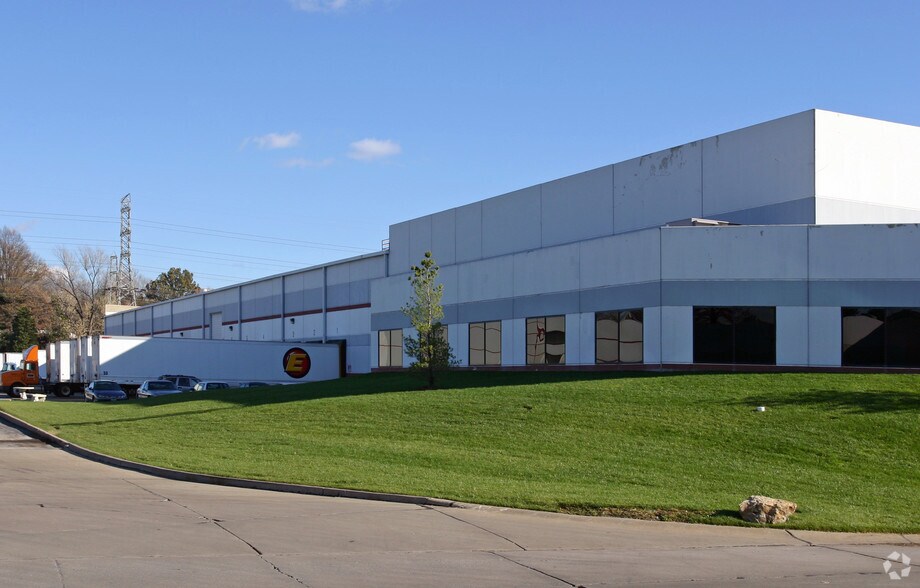 More Photos Of 8226 Lackland Rd, Saint John Manufacturing For Sale