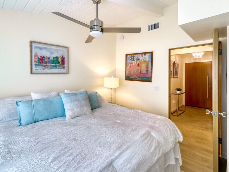 More Photos Of 6601 E Seaside Walk, Long Beach Multifamily For Sale