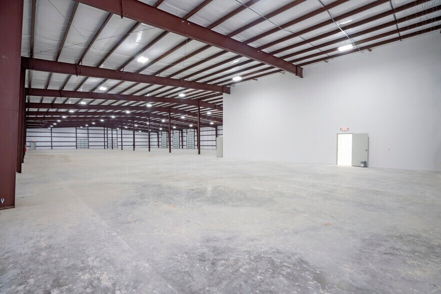 More Photos Of 5823 Millineum Drive, Harlingen Warehouse For Lease