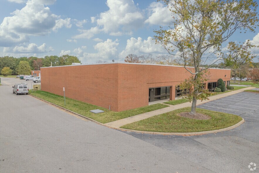 More Photos Of 509 Viking Dr, Virginia Beach Light Distribution For Lease