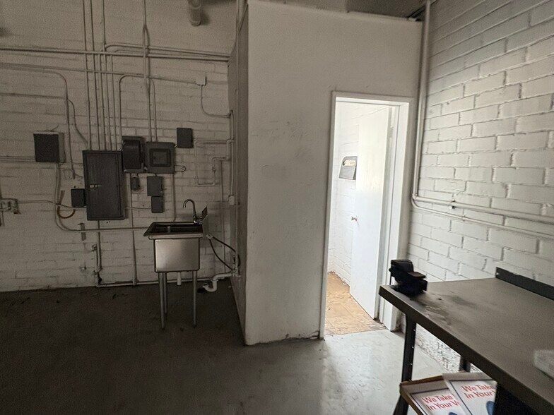 More Photos Of 5570 Sepulveda Blvd, Culver City Auto Repair For Sale