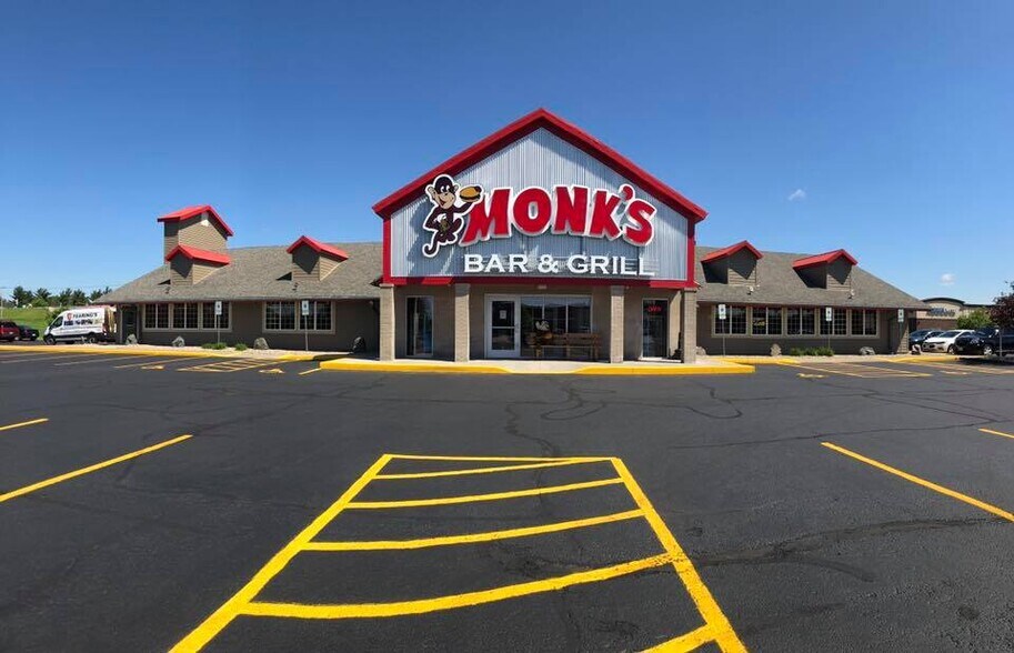 More Photos Of 1400 Commerce Pl, Plover General Retail For Sale