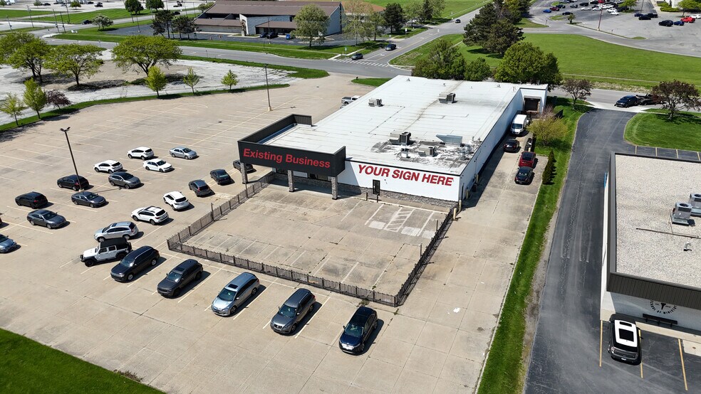Primary Photo Of 130 New Towne Square Dr, Toledo Freestanding For Lease