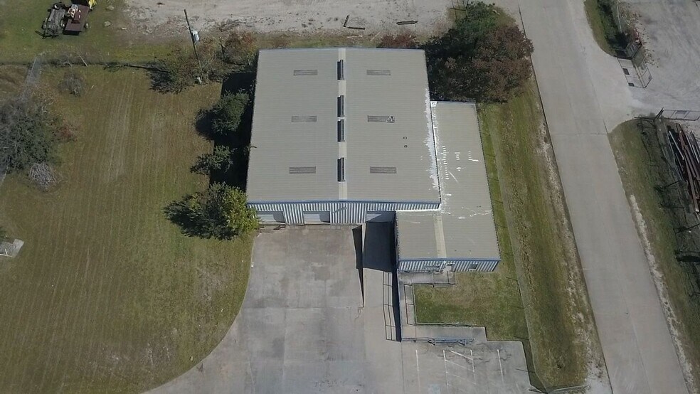 More Photos Of 2624 Wilson Rd, Humble Warehouse For Lease