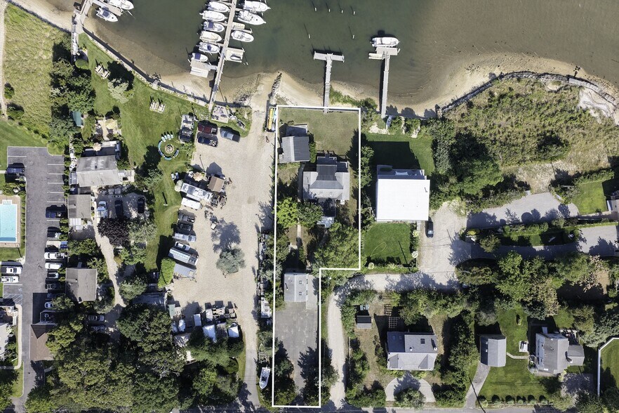 More Photos Of 35 Gardners Ln, Hampton Bays Apartments For Sale