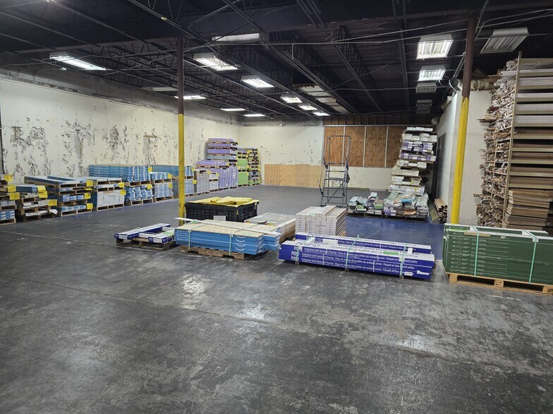 More Photos Of 2885 S Orlando Dr, Sanford Freestanding For Lease