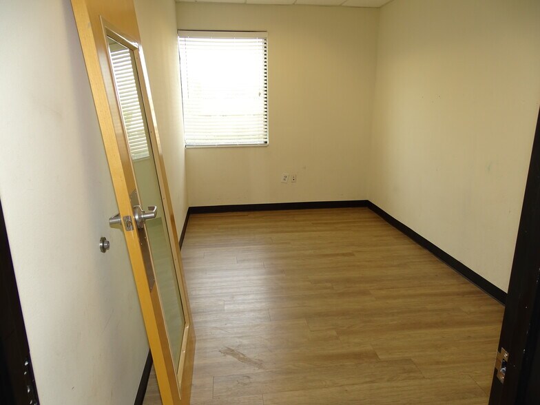 More Photos Of 750 Coronado Center Dr, Henderson Medical For Lease