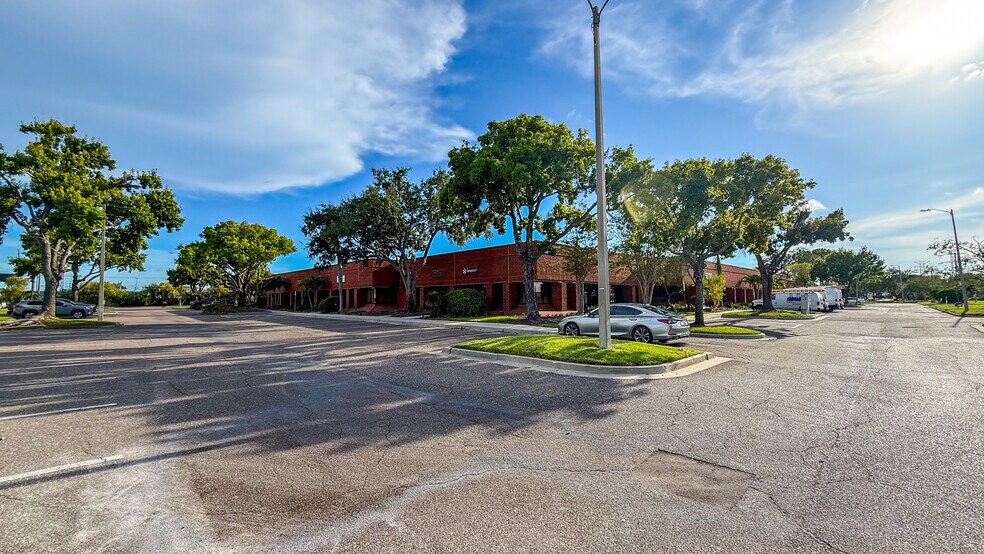 More Photos Of 4900 Creekside Dr, Clearwater Unknown For Lease