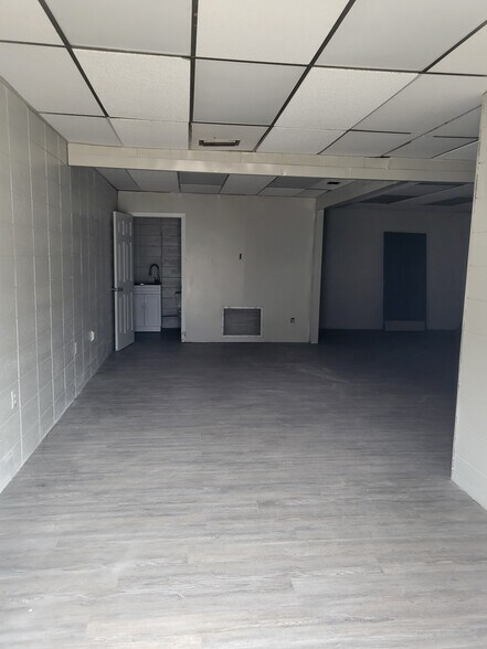 More Photos Of 12701 Saeger rd, Grand Bay Flex For Sale