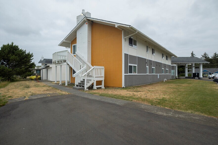 More Photos Of 1031 Discovery Ave SE, Ocean Shores Apartments For Sale