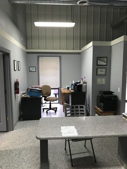 More Photos Of 620-630 Heartland Dr, Sugar Grove Warehouse For Lease