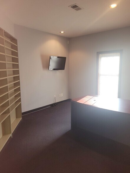 More Photos Of 116 County Line Rd W, Westerville Loft Creative Space For Lease