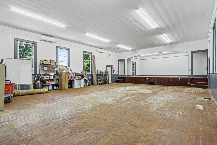 More Photos Of 9030 Columbus Rd, Mount Vernon Office For Sale