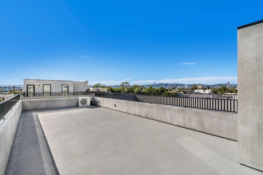 More Photos Of 2204 Carmona Ave, Los Angeles Apartments For Sale