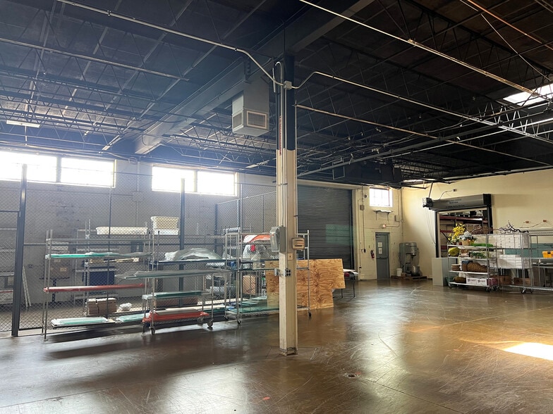 More Photos Of 2480-2490 S Wolf Rd, Des Plaines Manufacturing For Sale