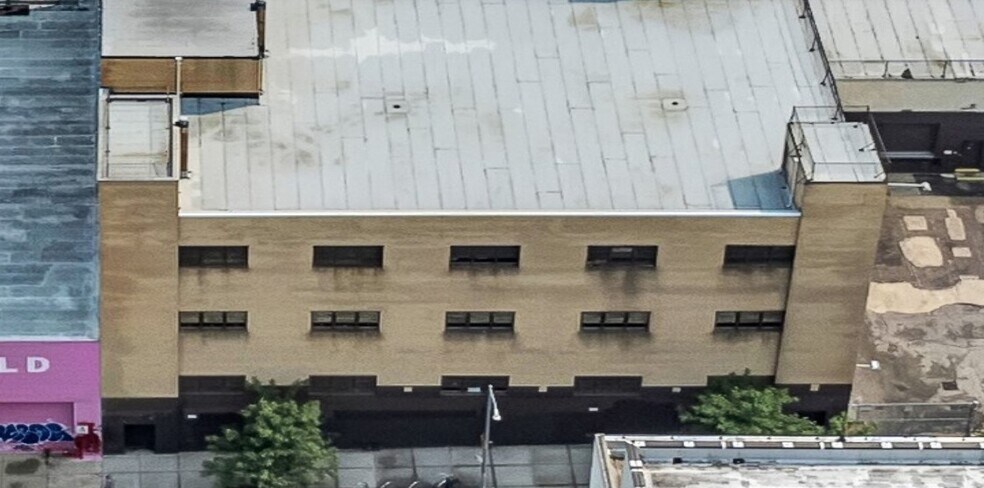 More Photos Of 67 Kent Ave, Brooklyn Manufacturing For Sale