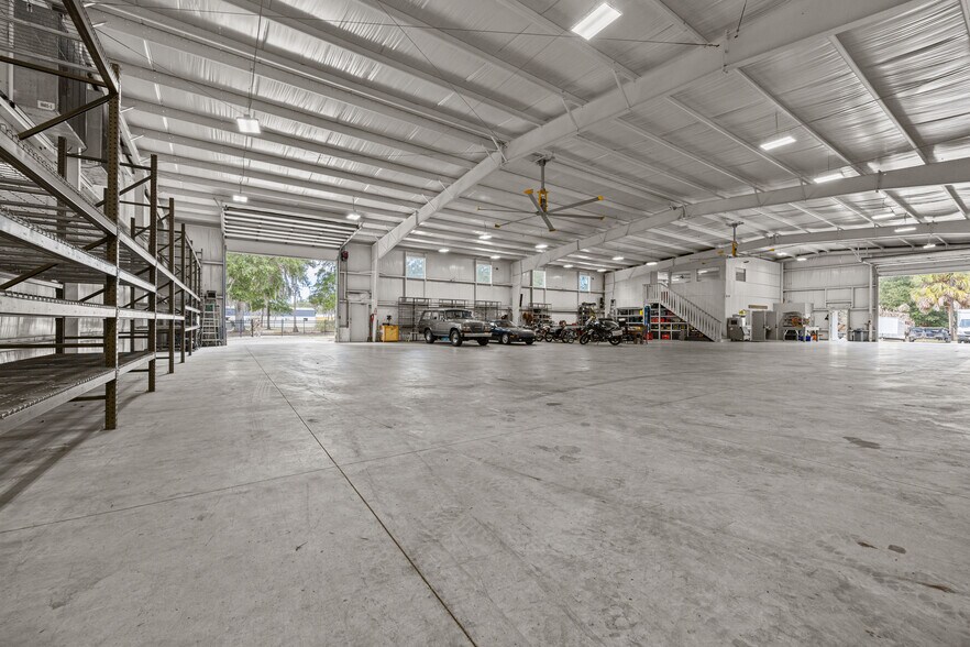 More Photos Of 905 NW 2nd St, Gainesville Industrial For Lease