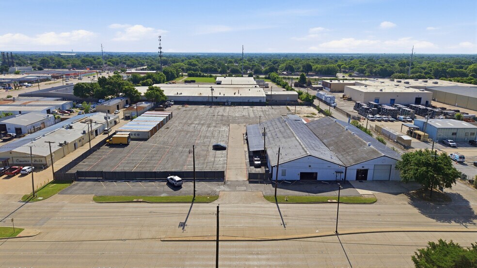 More Photos Of 1824 N 1st St, Garland Warehouse For Lease