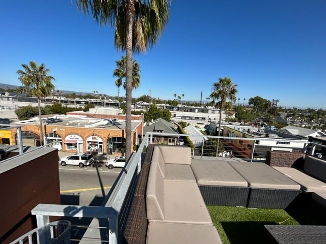 More Photos Of 1212 Abbot Kinney Blvd, Venice Loft Creative Space For Lease