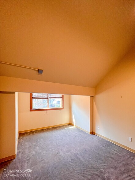 More Photos Of 850 SW 7th St, Redmond Medical For Lease