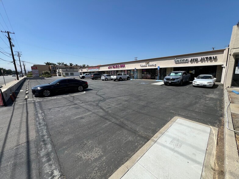 More Photos Of 26057-26069 Bouquet Canyon Rd, Valencia Storefront Retail Office For Lease