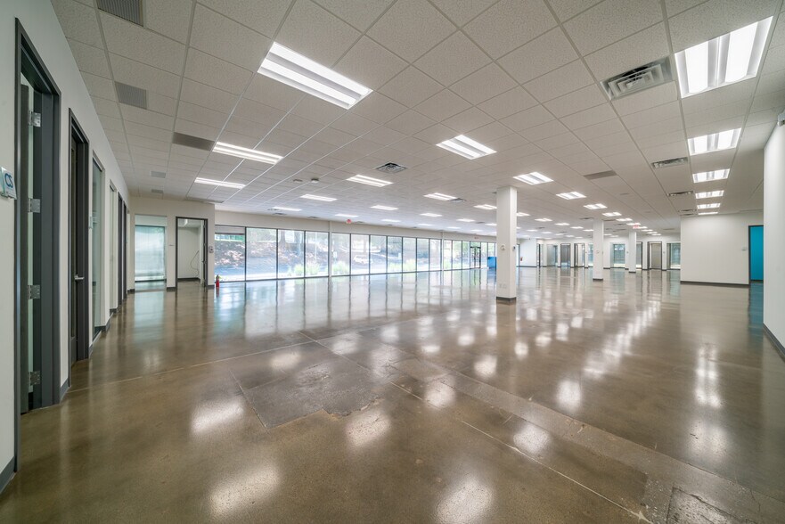 More Photos Of 425 Franklin Gateway SE, Marietta Unknown For Lease