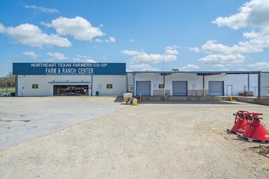 Primary Photo Of 150 Main St, Clarksville General Retail For Sale