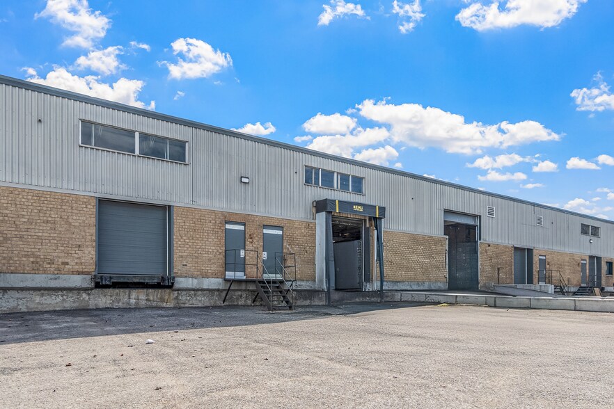More Photos Of 2435 Av Watt, Québec Manufacturing For Lease
