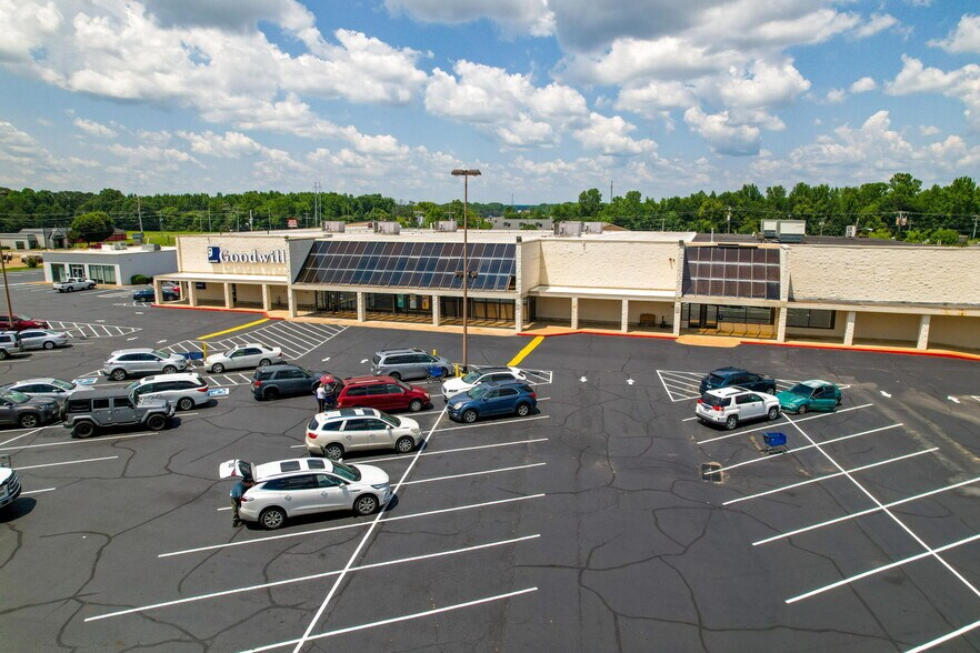 More Photos Of 1340 S Highland Ave, Jackson Unknown For Lease