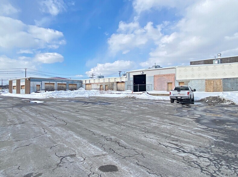 More Photos Of 211 New Boston St, Woburn Service For Lease