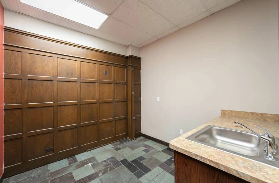 More Photos Of 15 E Kirby St, Detroit Apartments For Lease