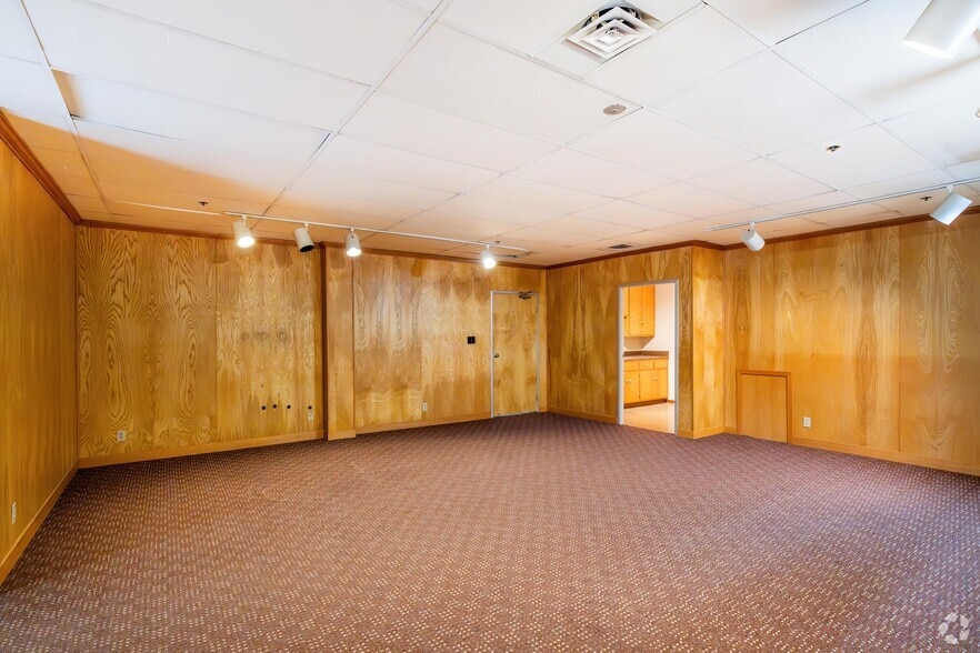 More Photos Of 217 Harbour Way, Richmond Warehouse For Lease