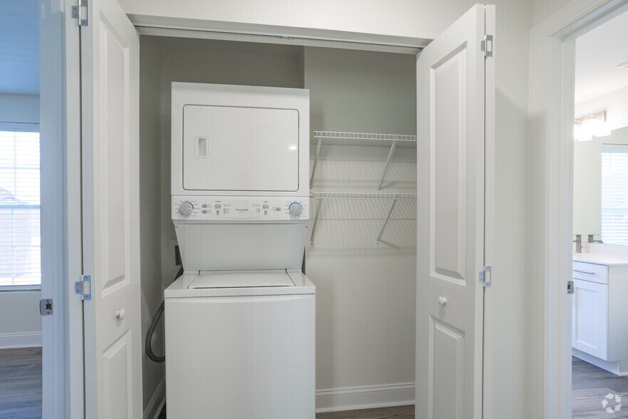 More Photos Of 214 Red Cross St, Wilmington Apartments For Lease